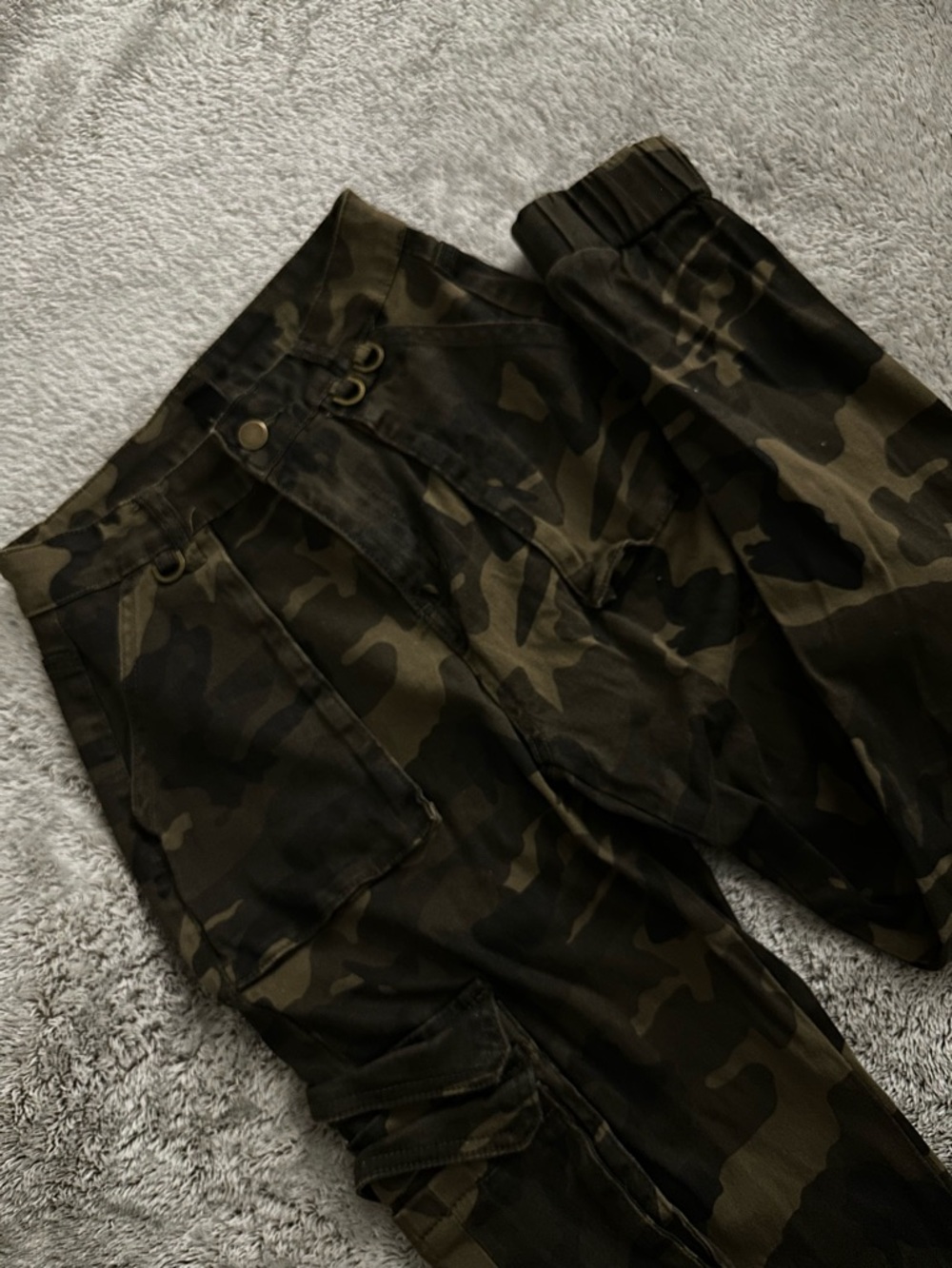 Windsor Women’s Camo Cargo Pants in Olive/Brown